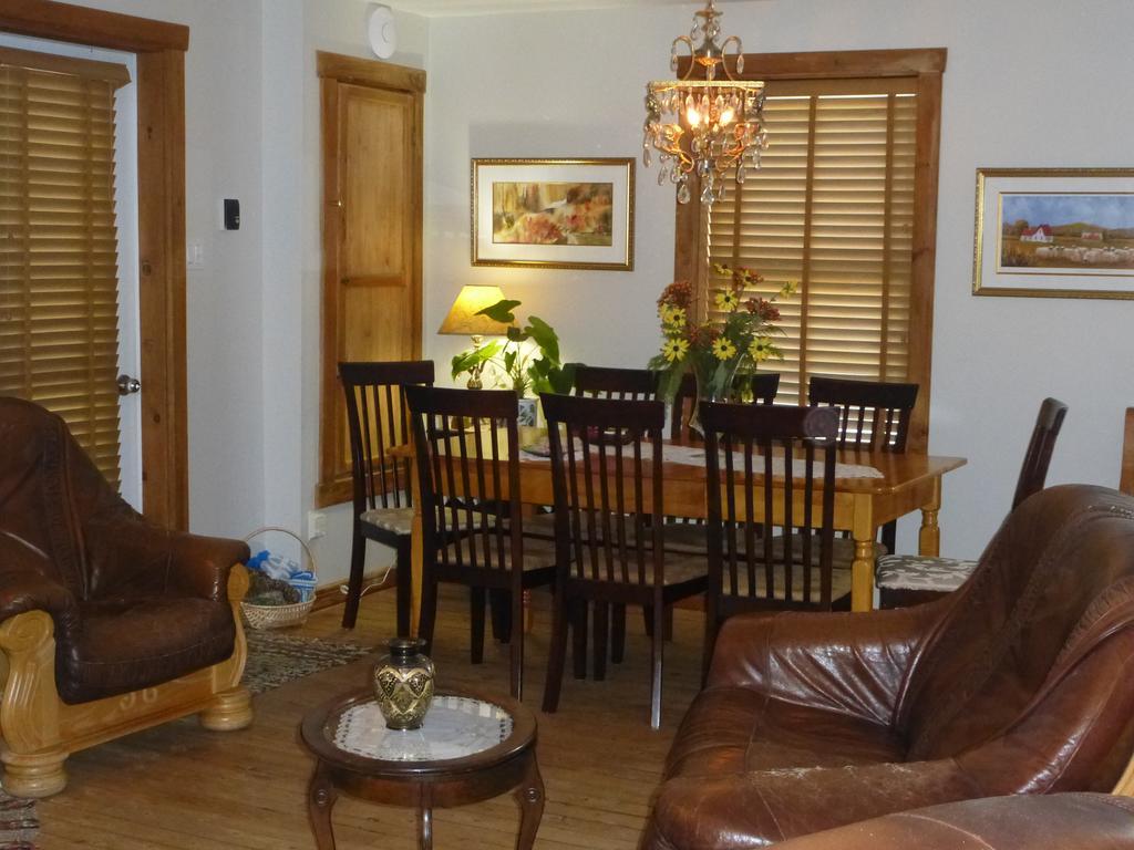 B&B Les Deux Pignons Petit-Saguenay Exterior photo
