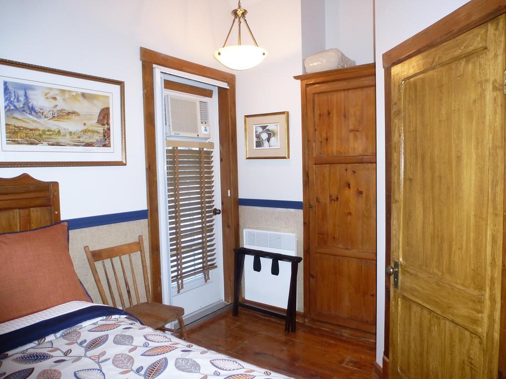 B&B Les Deux Pignons Petit-Saguenay Exterior photo