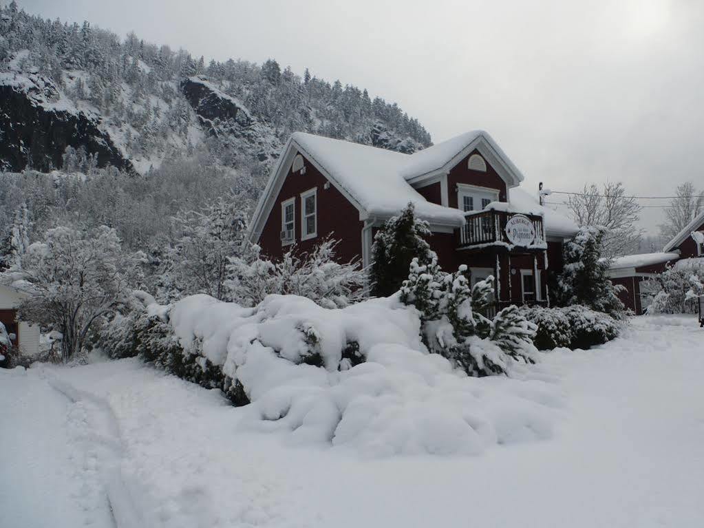 B&B Les Deux Pignons Petit-Saguenay Exterior photo